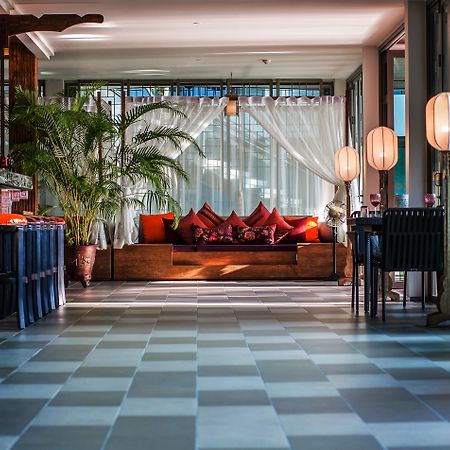 Fusion Suites Phuket Patong Luaran gambar The lobby of the hotel