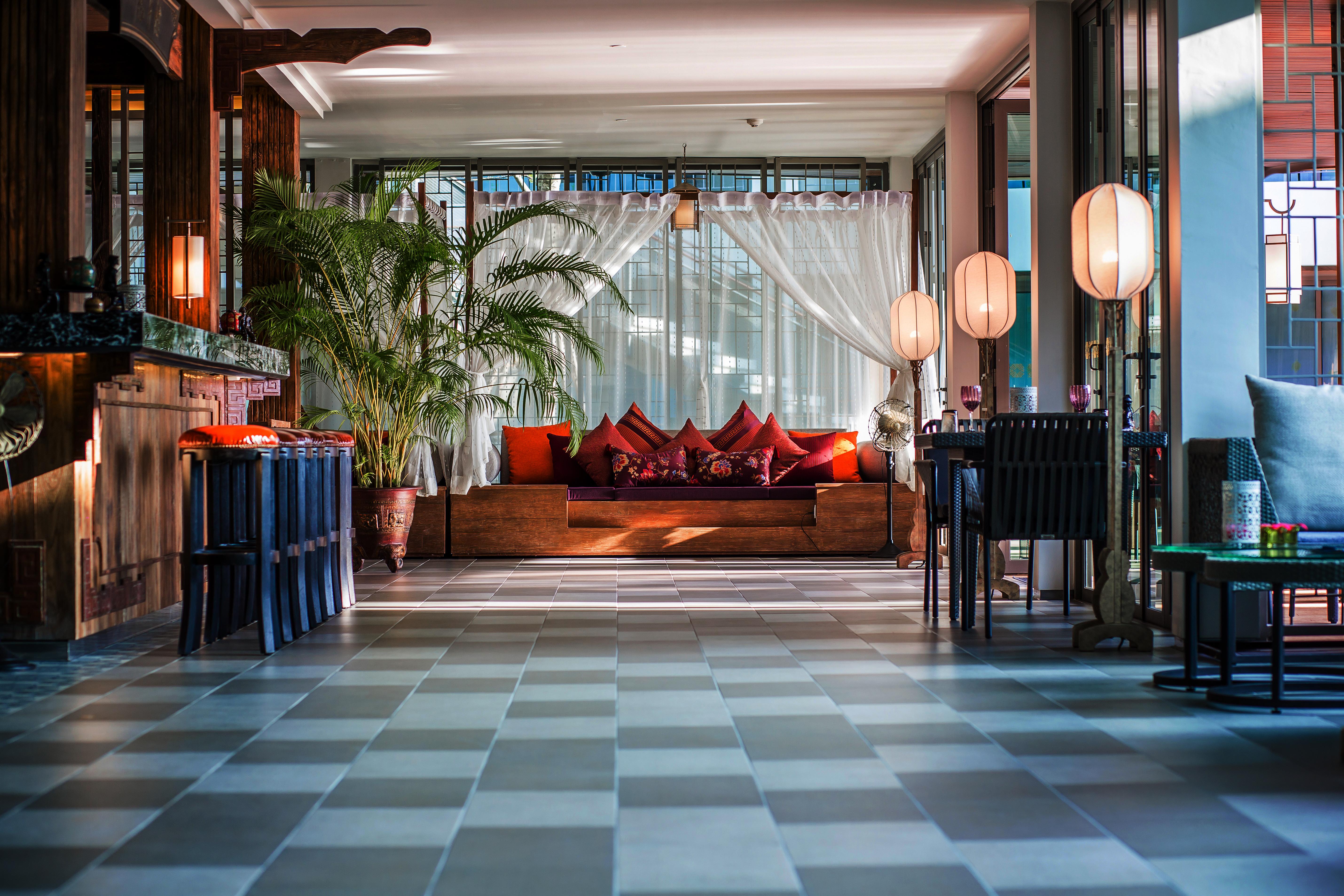 Fusion Suites Phuket Patong Luaran gambar The lobby of the hotel
