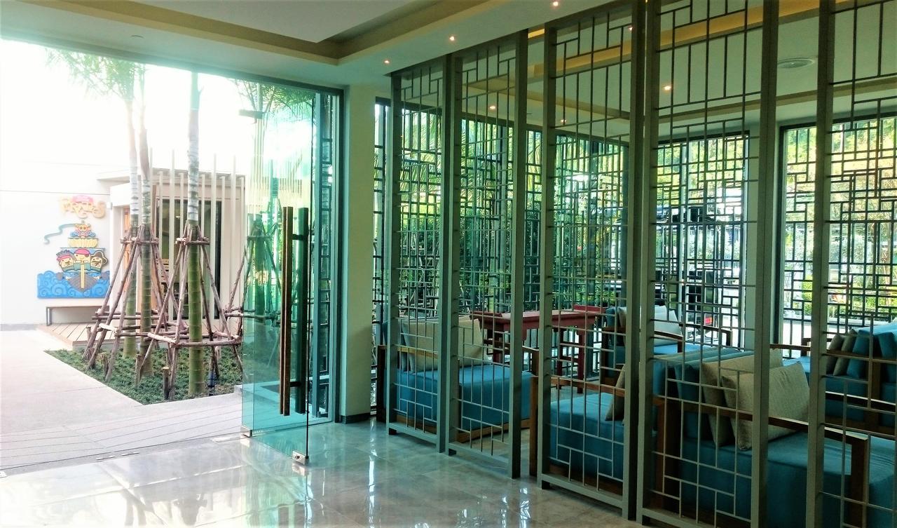 Fusion Suites Phuket Patong Luaran gambar A room divider
