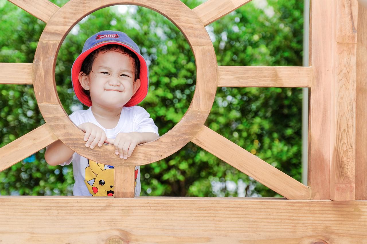 Fusion Suites Phuket Patong Luaran gambar A child