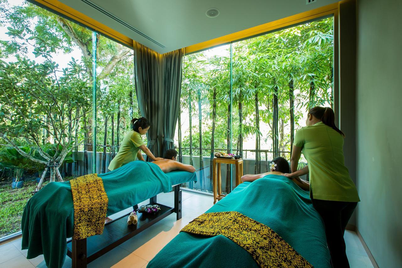 Fusion Suites Phuket Patong Luaran gambar Thai massage