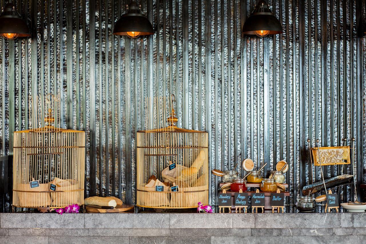 Fusion Suites Phuket Patong Luaran gambar The bird market